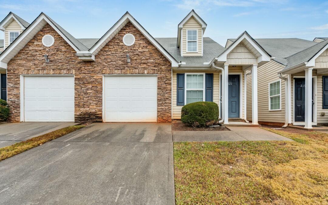 221 Alton Cir, Villa Rica, GA 30180